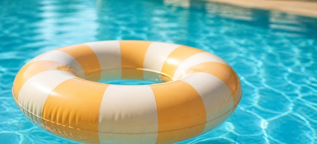 Comment bien choisir sa bouée gonflable pour la piscine ?